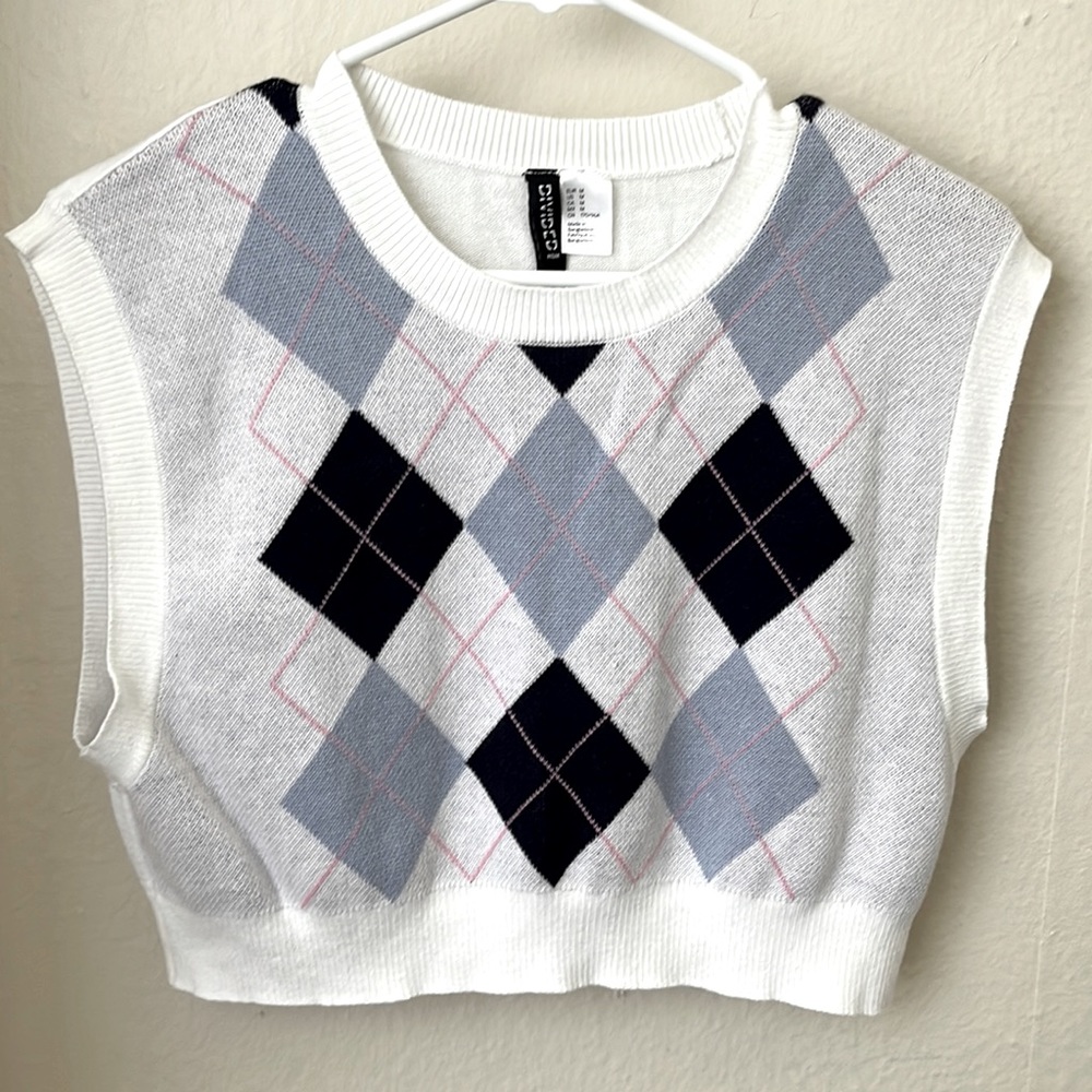 Cropped sweater vest